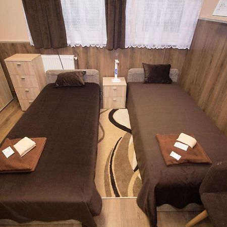 Bed and Breakfast M7 Galéria Panzió Letenye Esterno foto
