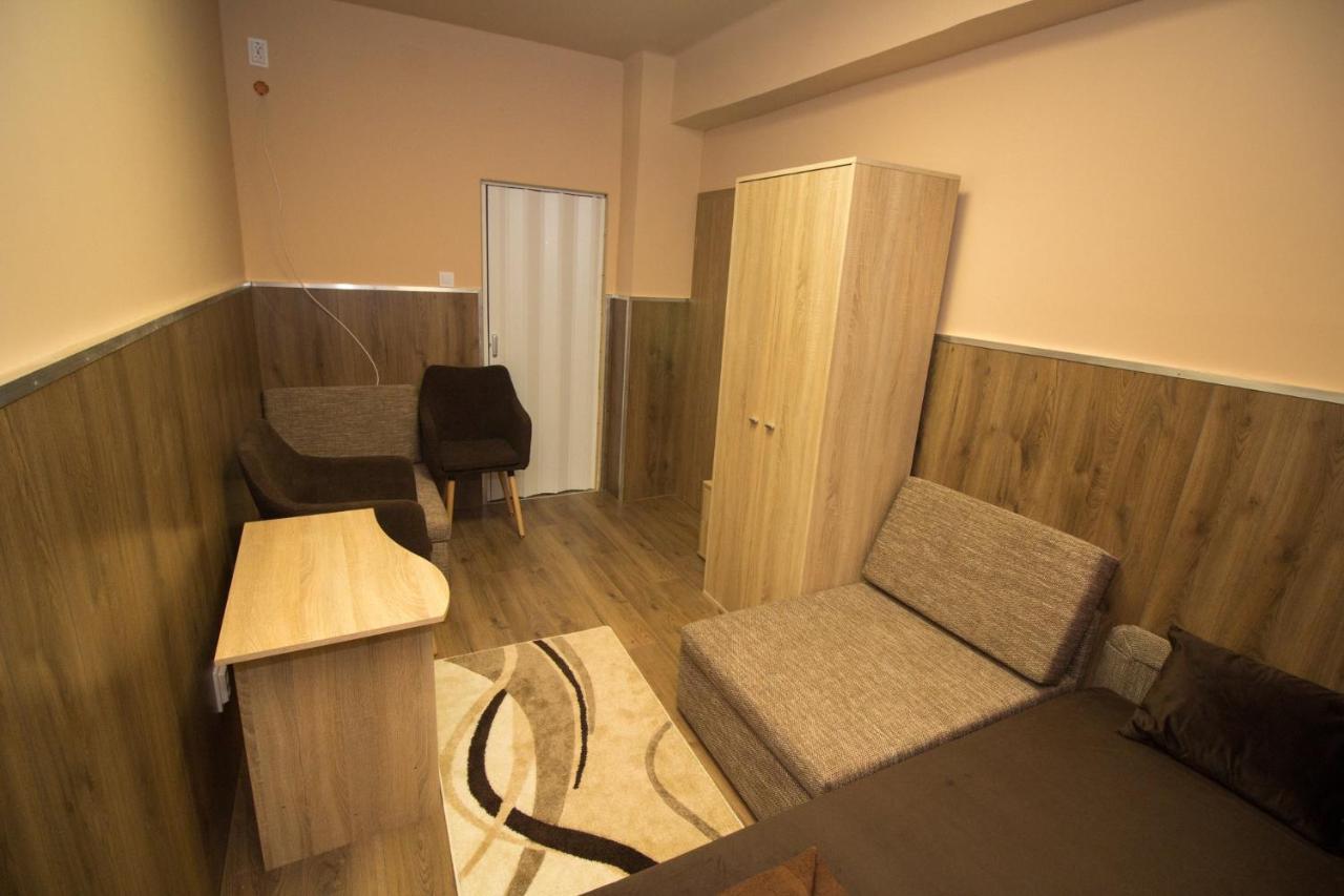 Bed and Breakfast M7 Galéria Panzió Letenye Esterno foto