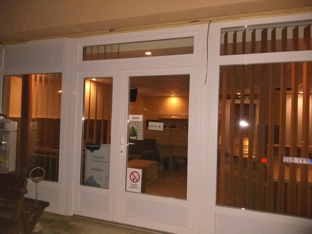 Bed and Breakfast M7 Galéria Panzió Letenye Esterno foto